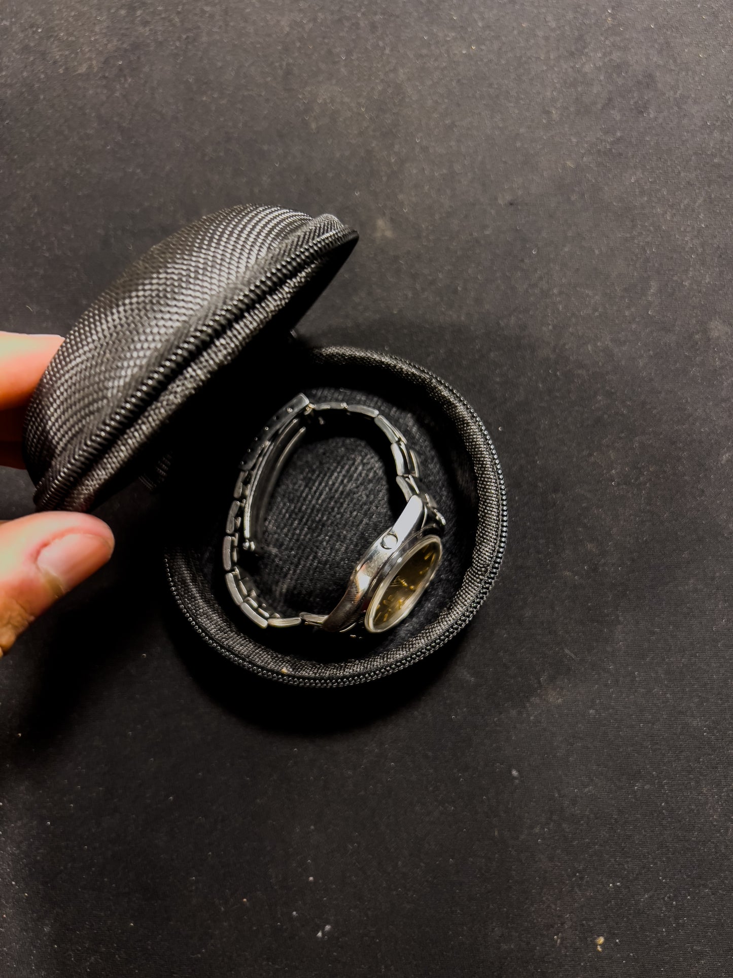 Étui de voyage pour montre individuelle – Boîtier rigide compact pour montre par Vingtsecondes LLC