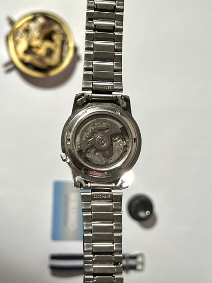 Seiko SNKE63J1 Automatic Men’s Watch – Japan-Made Seiko 5 with Silver Dial & 7S26 Movement