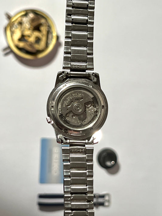 Seiko SNKE63J1 Automatic Men’s Watch – Japan-Made Seiko 5 with Silver Dial & 7S26 Movement