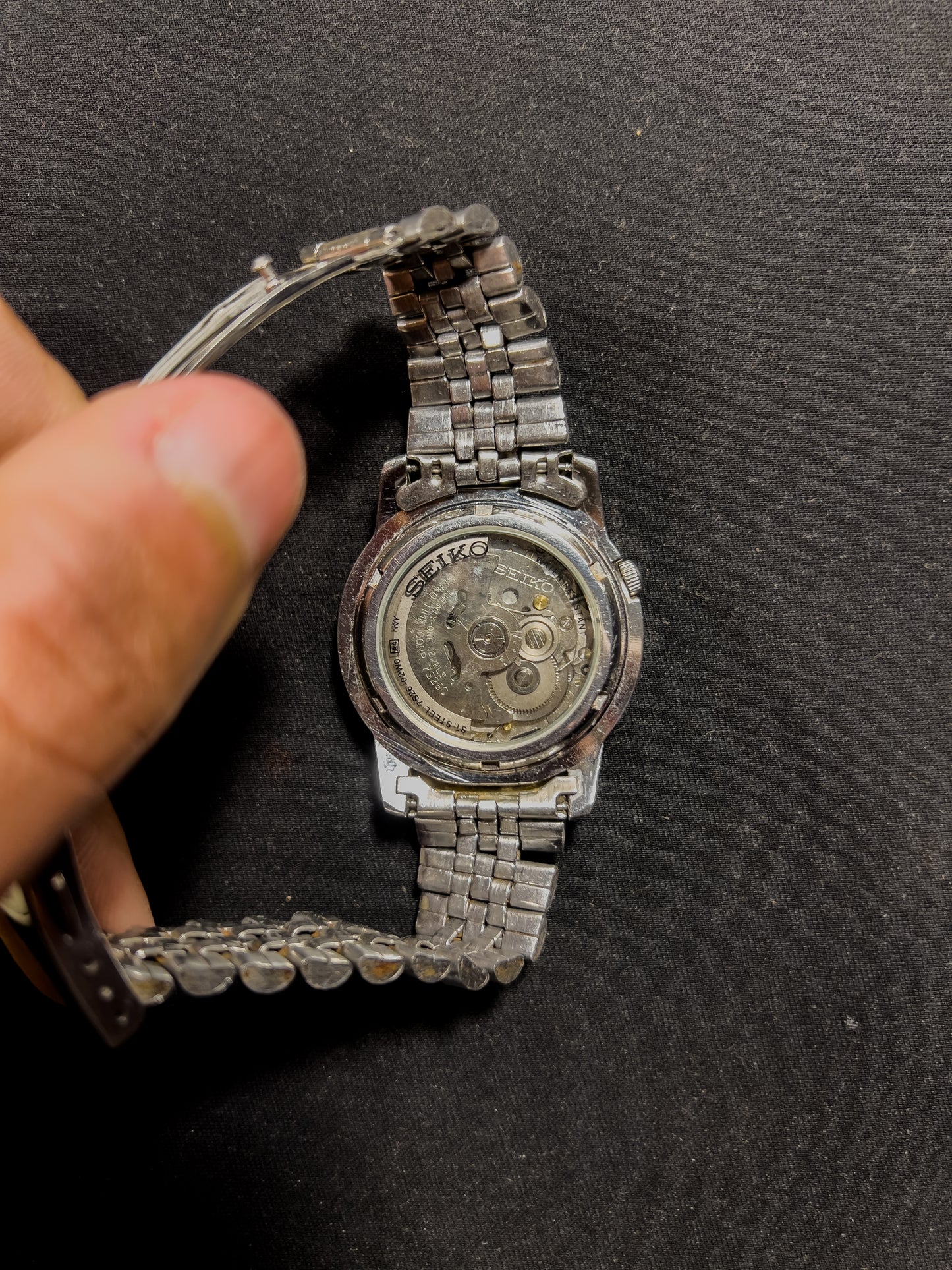 Seiko SNKE49K1 Day-Date White Dial Jubilee Bracelet – Automatic by Vingtsecondes