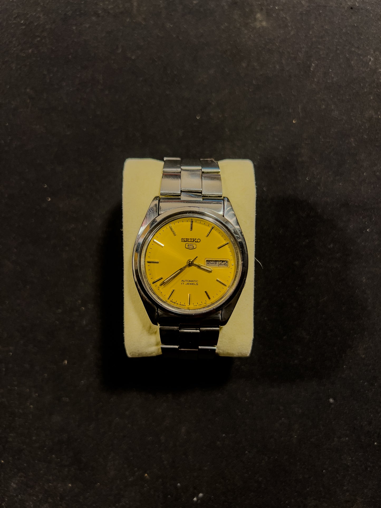 Seiko 7009-821J Day-Date Gold Dial – Vintage Automatic by Vingtsecondes