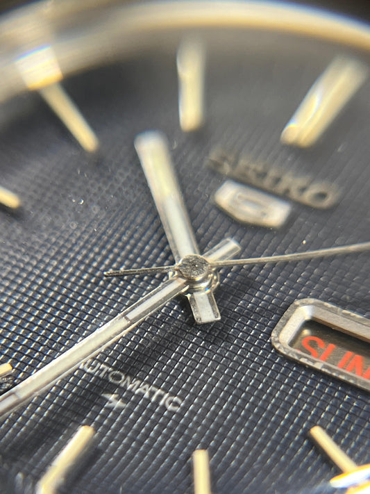 Seiko 7009-8750 Day-Date — Blue Dial Vintage Classic (Selected by vingtsecondes)