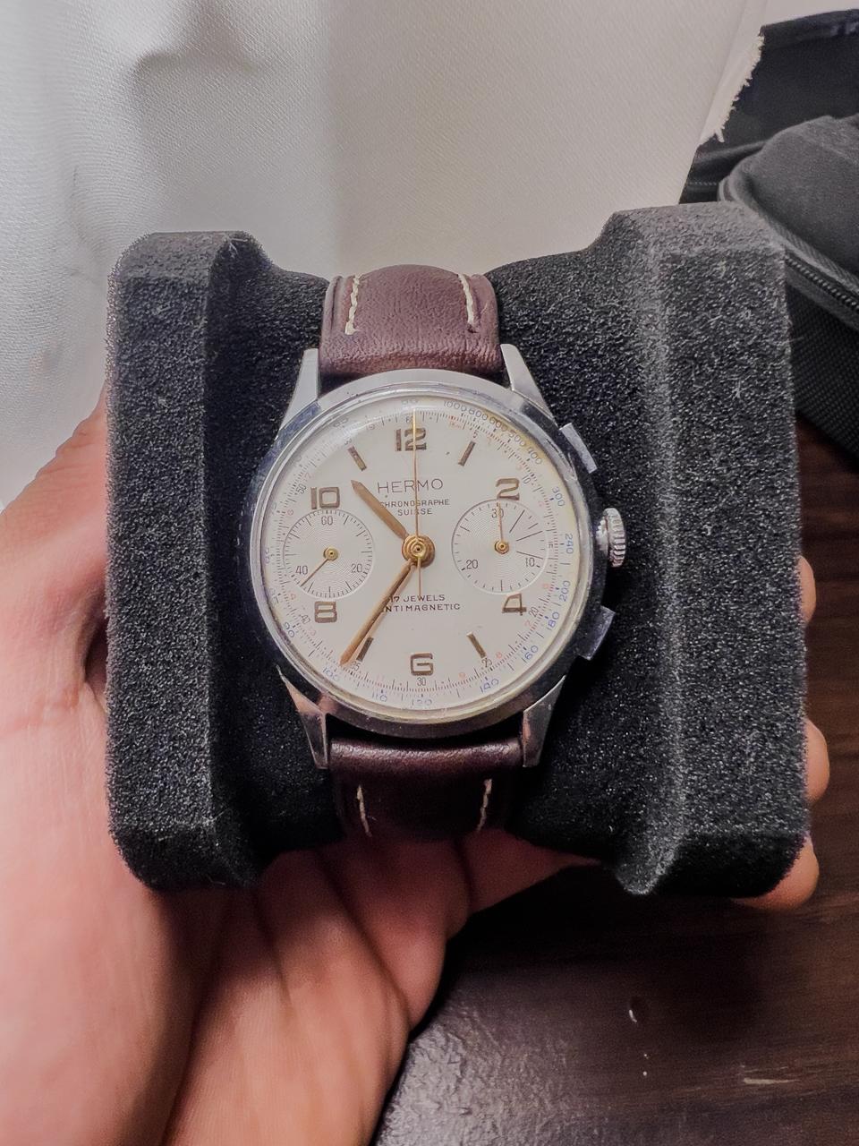 Hermo Chronographe Suisse Vintage Années 50 — Bi-Compax · 17 Rubis · Boîtier Acier · Cadran Panda