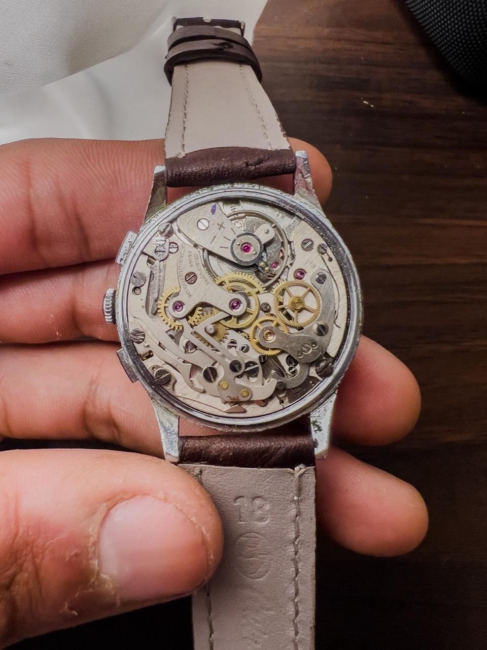 Hermo Chronographe Suisse Vintage Années 50 — Bi-Compax · 17 Rubis · Boîtier Acier · Cadran Panda