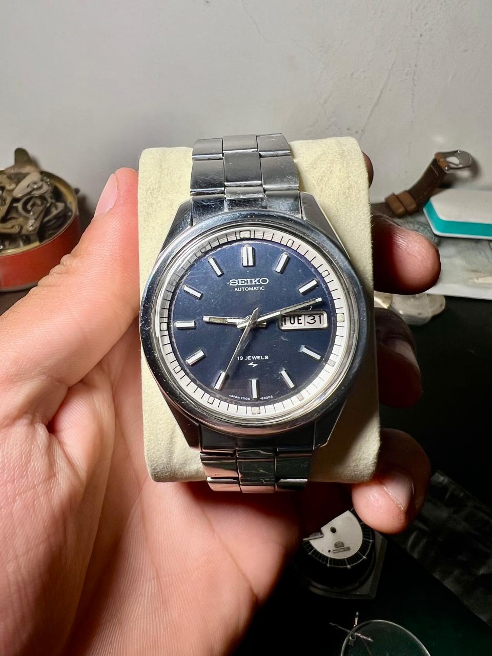 Vintage Seiko Automatic Blue Dial Watch – 1970s 7006 Day-Date, 17 Jewels, Stainless Steel Men's Watch