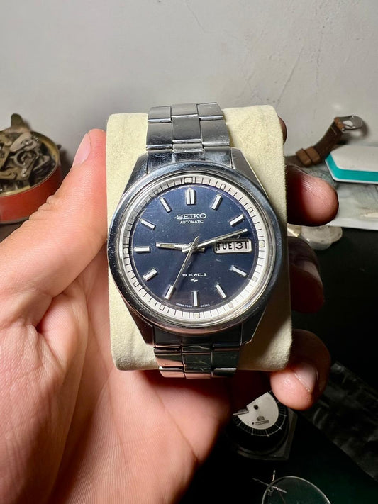 Vintage Seiko Automatic Blue Dial Watch – 1970s 7006 Day-Date, 17 Jewels, Stainless Steel Men's Watch