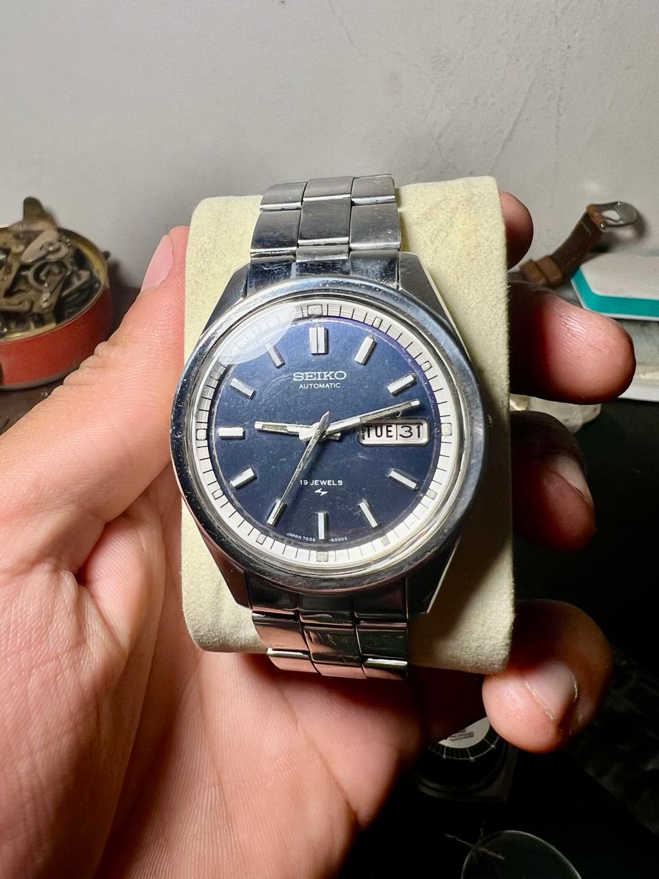 Vintage Seiko Automatic Blue Dial Watch – 1970s 7006 Day-Date, 17 Jewels, Stainless Steel Men's Watch
