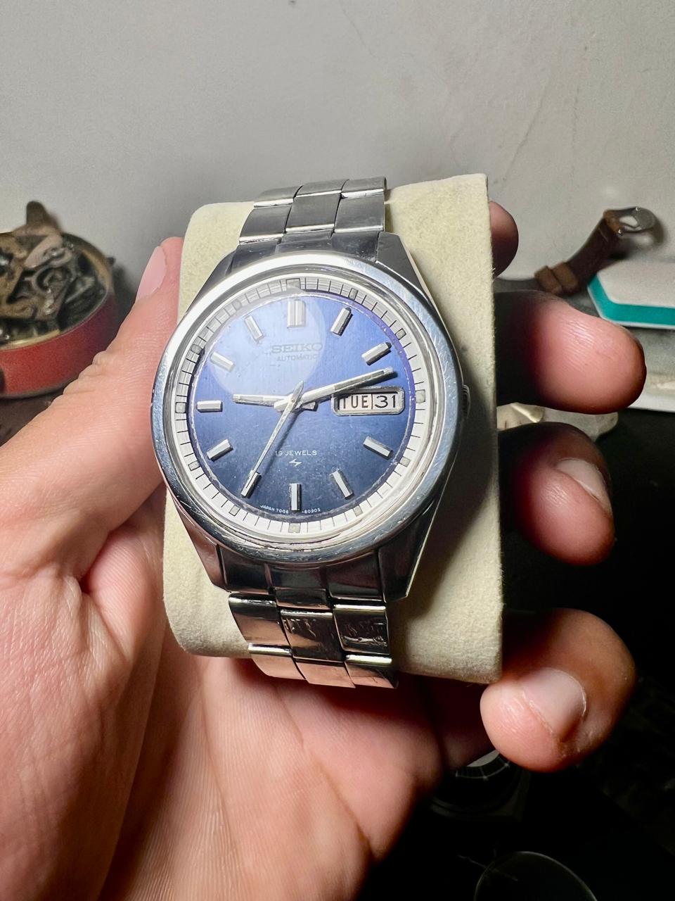 Vintage Seiko Automatic Blue Dial Watch – 1970s 7006 Day-Date, 17 Jewels, Stainless Steel Men's Watch