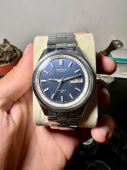 Vintage Seiko Automatic Blue Dial Watch – 1970s 7006 Day-Date, 17 Jewels, Stainless Steel Men's Watch
