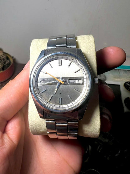 Vintage Seiko Automatic Gray Dial Watch – 1970s 7006 Day-Date, Arabic Calendar, Stainless Steel Men's Watch