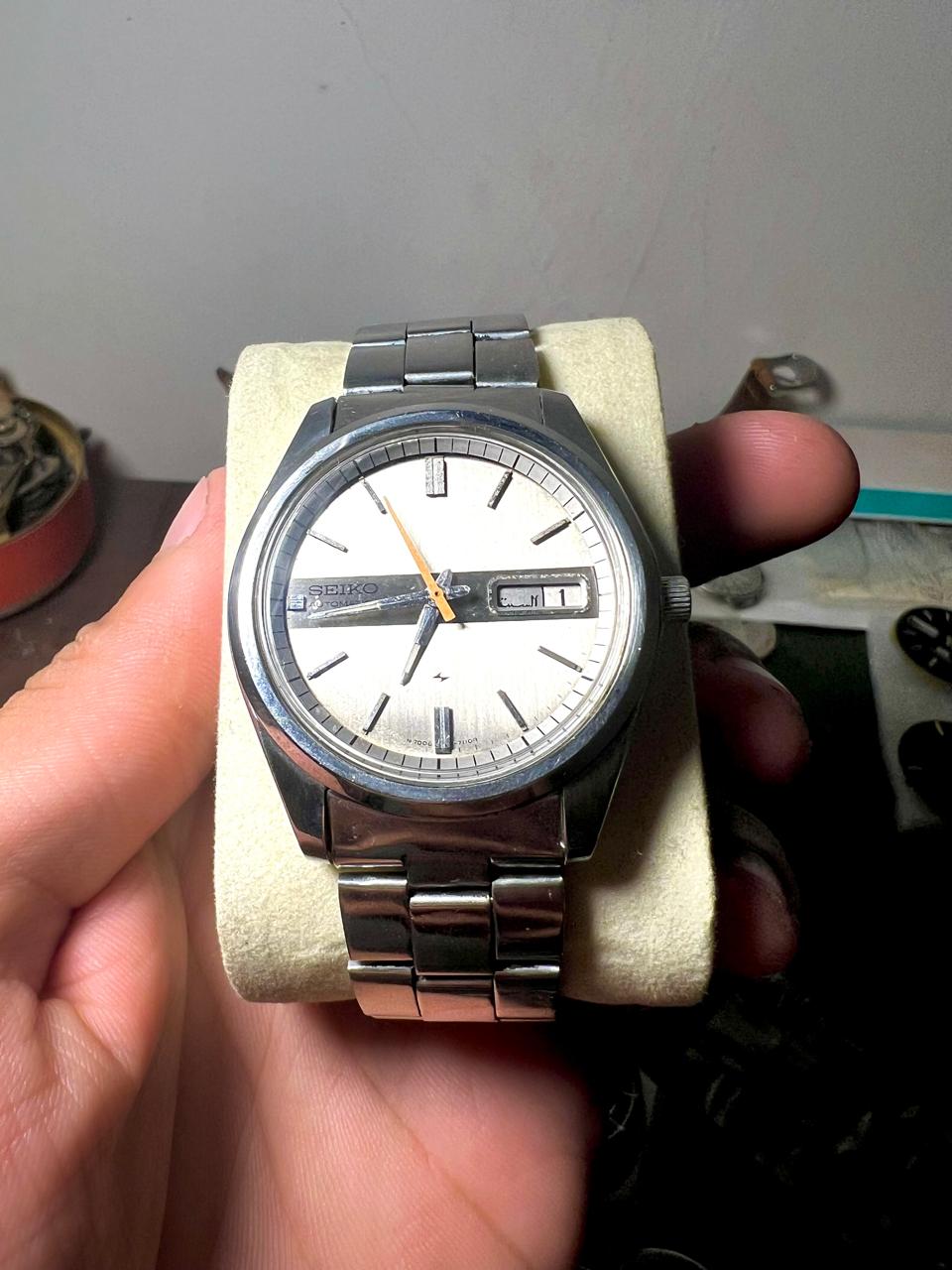 Vintage Seiko Automatic Gray Dial Watch – 1970s 7006 Day-Date, Arabic Calendar, Stainless Steel Men's Watch