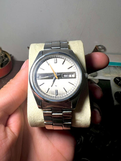 Vintage Seiko Automatic Gray Dial Watch – 1970s 7006 Day-Date, Arabic Calendar, Stainless Steel Men's Watch