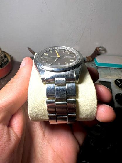 Vintage Seiko Automatic Gray Dial Watch – 1970s 7006 Day-Date, Arabic Calendar, Stainless Steel Men's Watch