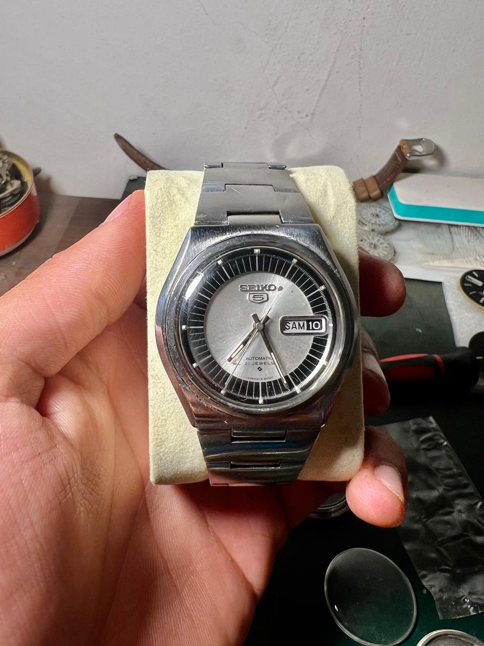Vintage Seiko 5 Automatic Watch – 1970s 6119 Two-Tone Dial, 21 Jewels, Day-Date, Stainless Steel Men's Watch